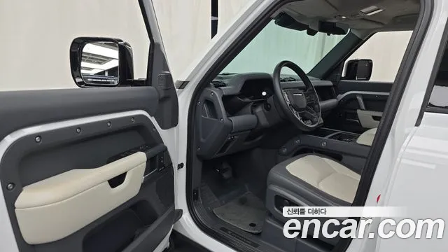 Land Rover Defender 2024 thumb 4