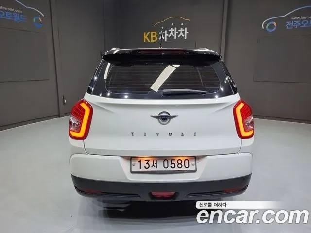 KGM Tivoli Air 2016 thumb 7