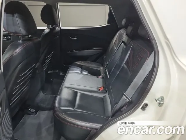 KGM Tivoli Air 2016 thumb 9