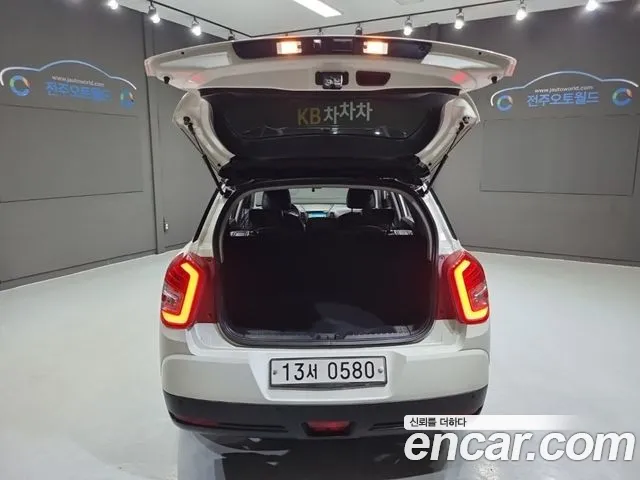 KGM Tivoli Air 2016 thumb 8