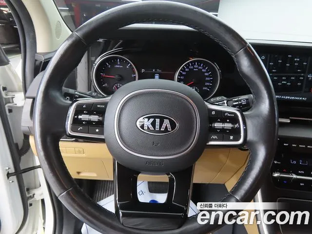 Kia Carnival 2021 thumb 5
