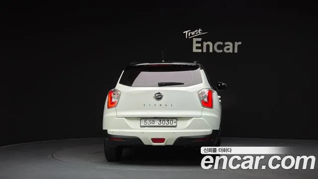 KGM Tivoli 2015 thumb 5