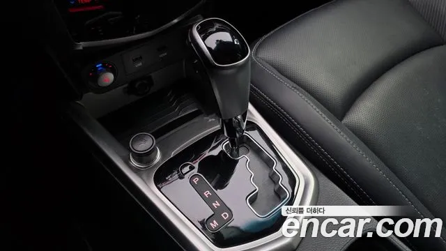 KGM Tivoli 2015 thumb 8