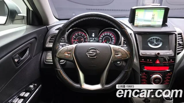 KGM Tivoli 2015 thumb 2