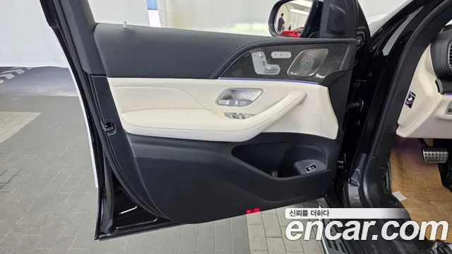 Mercedes-Benz GLS 2026 thumb 5