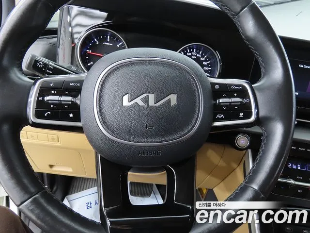 Kia Carnival 2021 thumb 5