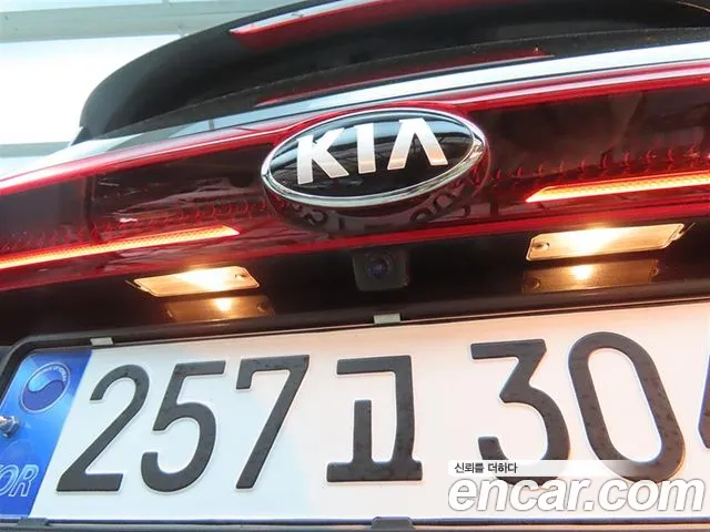 Kia Carnival 2020 thumb 5