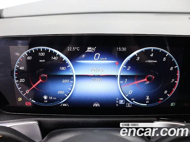 Mercedes-Benz GLB 2023 thumb 6