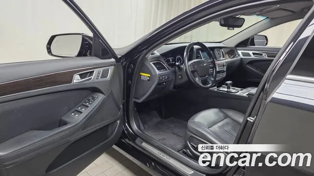 Genesis G80 2017 thumb 2