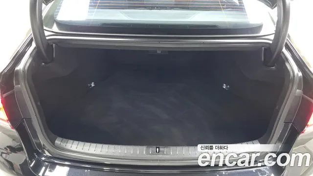 Genesis G80 2017 thumb 8