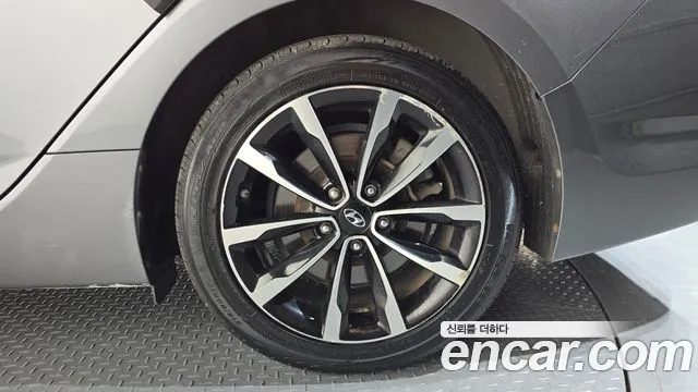 Hyundai i40 2016 thumb 5