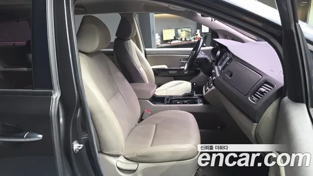 Kia Carnival 2014 thumb 9