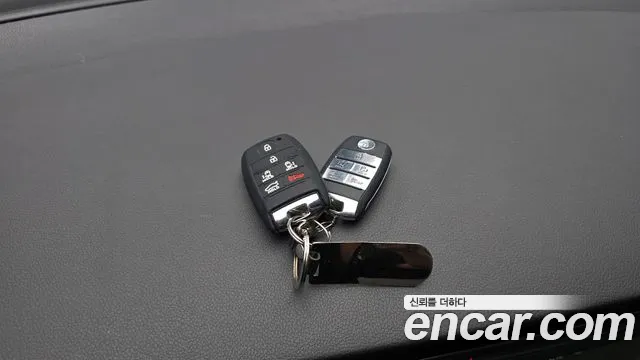 Kia Carnival 2014 thumb 3
