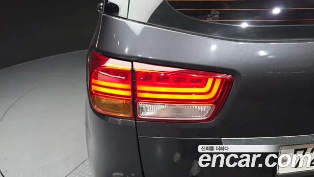 Kia Carnival 2014 thumb 6