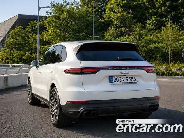 Porsche Cayenne 2022 thumb 8