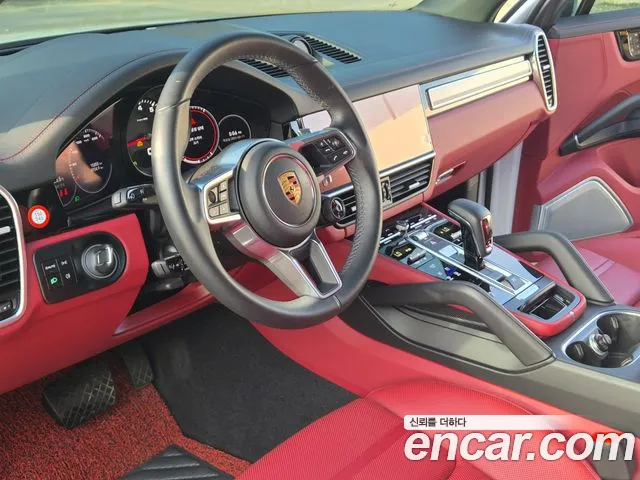 Porsche Cayenne 2022 thumb 3
