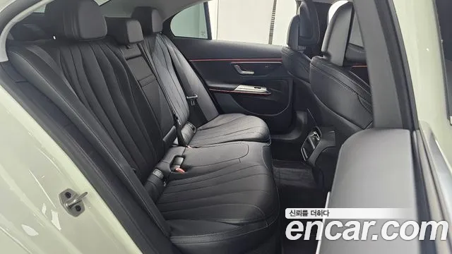 Mercedes-Benz E-Class 2025 thumb 6