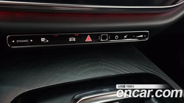 Mercedes-Benz E-Class 2025 thumb 12