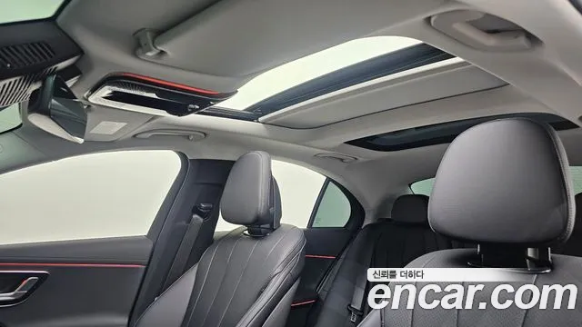 Mercedes-Benz E-Class 2025 thumb 8
