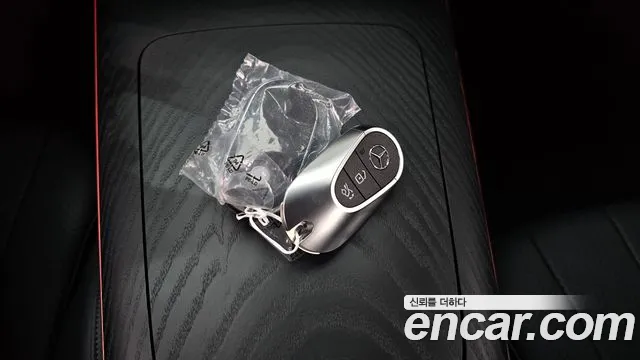 Mercedes-Benz E-Class 2025 thumb 10