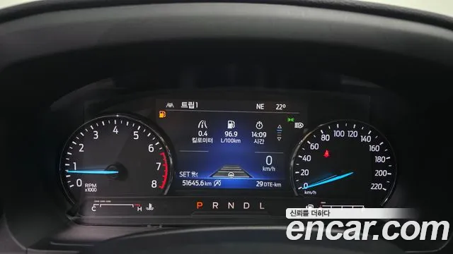 Ford Explorer 2021 thumb 12
