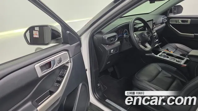 Ford Explorer 2021 thumb 10