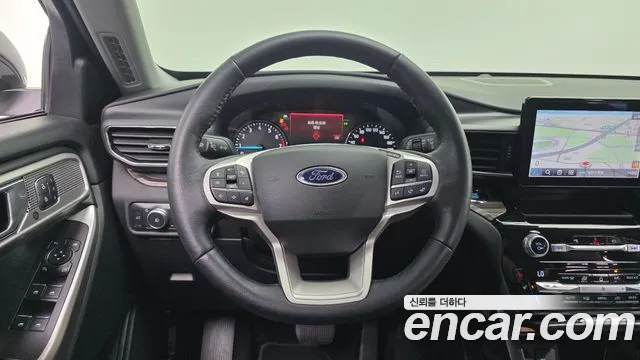Ford Explorer 2021 thumb 3