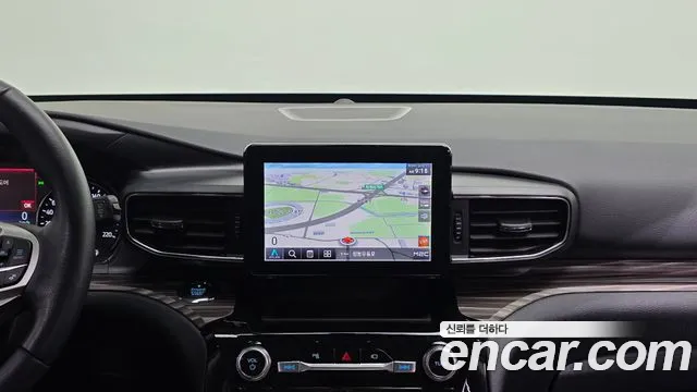 Ford Explorer 2021 thumb 8