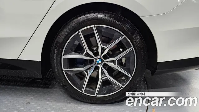 BMW 5 серии 2025 thumb 3