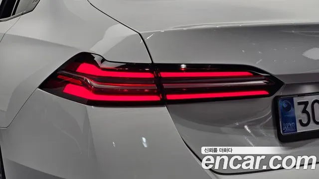BMW 5 серии 2025 thumb 6