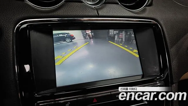 Jaguar XJ 2014 thumb 3