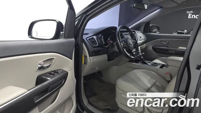 Kia Carnival 2020 thumb 8