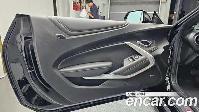 Chevrolet Camaro 2021 thumb 5