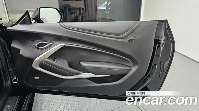 Chevrolet Camaro 2021 thumb 3
