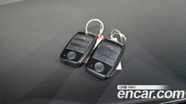 Kia Carnival 2015 thumb 6