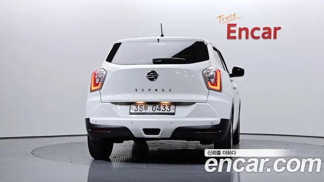KGM Tivoli 2015 thumb 11