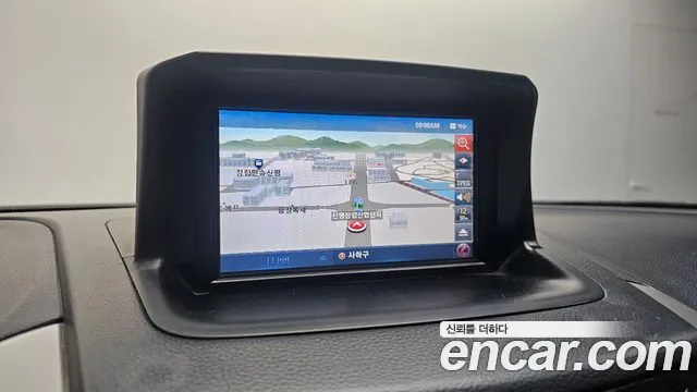 KGM Tivoli 2015 thumb 4