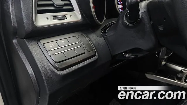 KGM Tivoli 2015 thumb 8