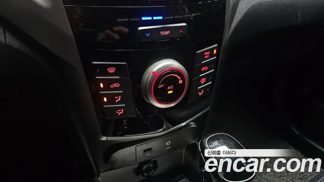 KGM Tivoli 2015 thumb 10