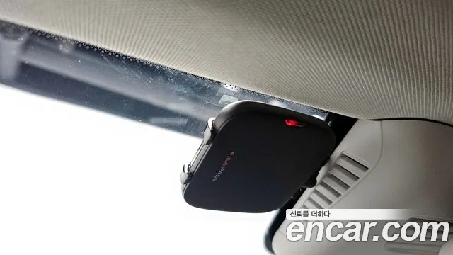 Mercedes-Benz C-Class 2017 thumb 3
