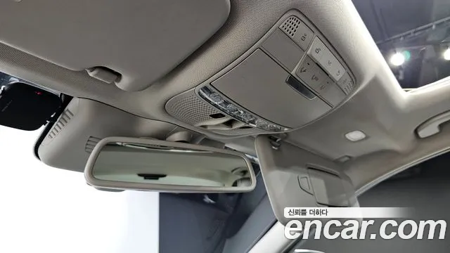 Mercedes-Benz C-Class 2017 thumb 7