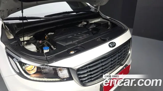 Kia Carnival 2019 thumb 3