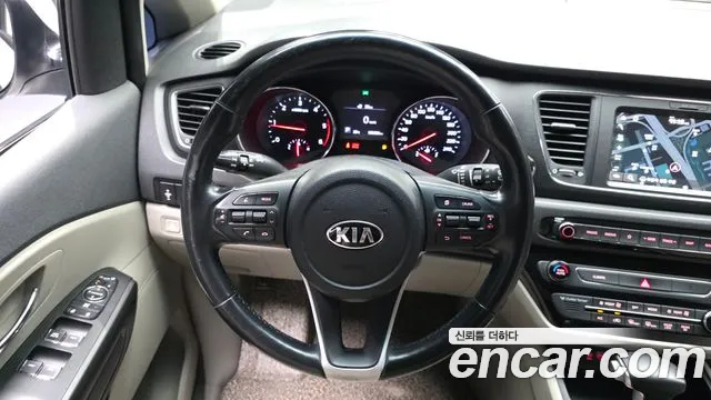 Kia Carnival 2019 thumb 10