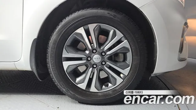Kia Carnival 2019 thumb 7