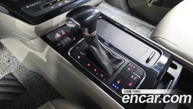 Kia Carnival 2016 thumb 9