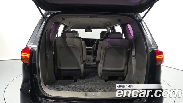 Kia Carnival 2016 thumb 6