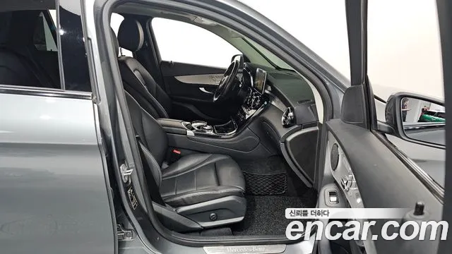 Mercedes-Benz GLC 2018 thumb 8