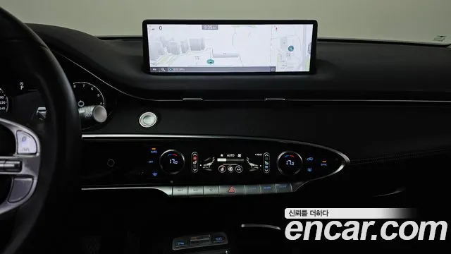 Genesis GV70 2022 thumb 10