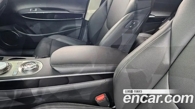 Genesis GV70 2022 thumb 4