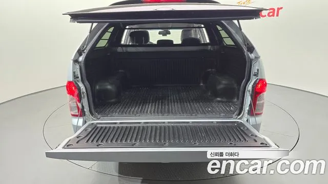 KGM Korando 2015 thumb 9
